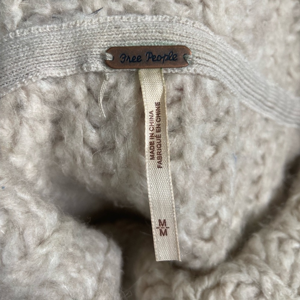 Free People Oversized Wool Blend Sweater Size Medium - Picture 5 of 6